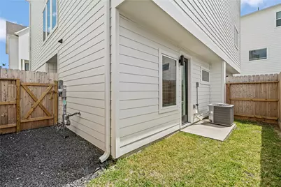 10610 Cascade Ledge Lane, Houston, TX 77025 - Photo 2
