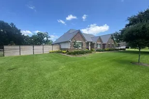3310 River Bend Dr, Rosenberg, TX 77471 - Photo 2