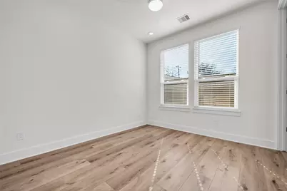 724 E 33rd Street, Houston, TX 77022 - Photo 6