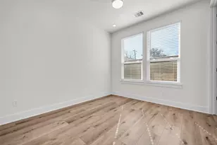 724 E 33rd St, Houston, TX 77022 - Photo 6