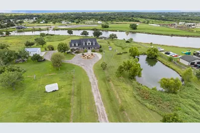 7902 S Redfish Drive, Hitchcock, TX 77563 - Photo 1