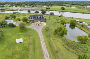 7902 S Redfish Dr, Hitchcock, TX 77563 - Photo 1