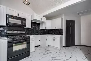 30 Crestbriar Ct, Baytown, TX 77521 - Photo 10