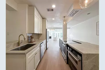 9533 Bayou Brook Street, Houston, TX 77063 - Photo 10