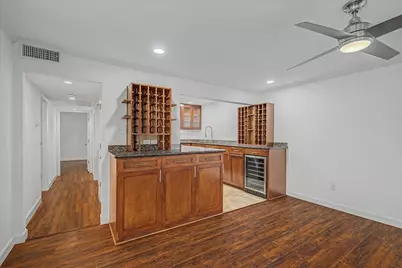 7575 Katy Freeway #4, Houston, TX 77024 - Photo 12