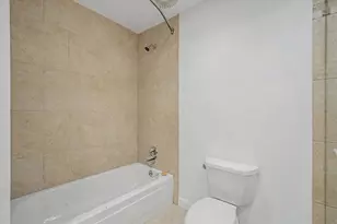 7575 Katy Fwy, Houston, TX 77024 - Photo 36