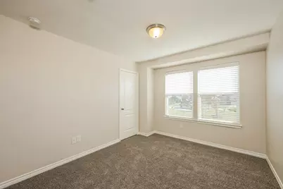 220 Colonial Bluff, Universal City, TX 78148 - Photo 8