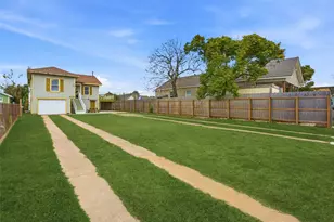 4218 Ave S, Galveston, TX 77550 - Photo 2