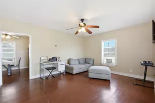 4218 Ave S, Galveston, TX 77550 - Photo 16