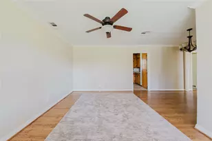 5210 De Lange Ln, Houston, TX 77092 - Photo 6