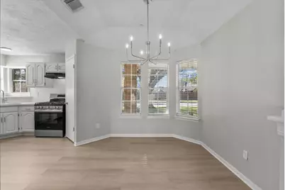 804 Buckingham Drive, Friendswood, TX 77546 - Photo 12