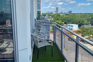 3311 Yupon St, Houston, TX 77006 - Photo 12