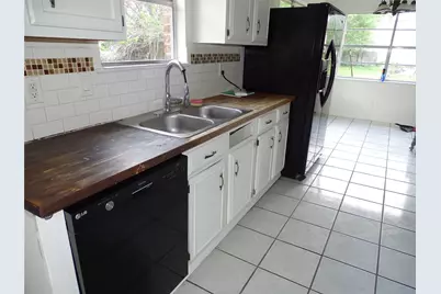 18906 Woodridge Drive, Conroe, TX 77302 - Photo 6