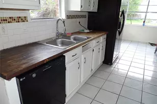 18906 Woodridge Dr, Conroe, TX 77302 - Photo 6