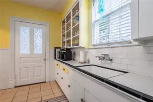 1301 14th St, Galveston, TX 77550 - Photo 16