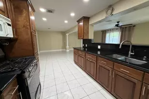 402 Dunwick Ln, Pasadena, TX 77502 - Photo 8