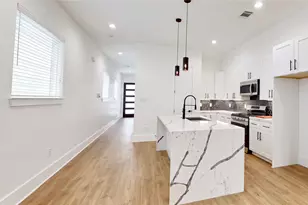 5029 Broom St, Houston, TX 77091 - Photo 2