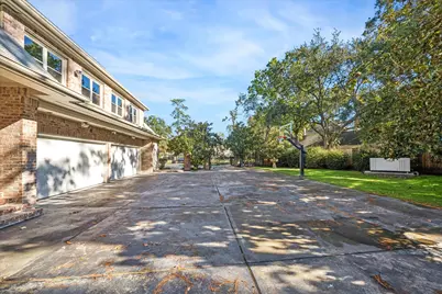 223 Heritage Oaks Lane, Houston, TX 77024 - Photo 40