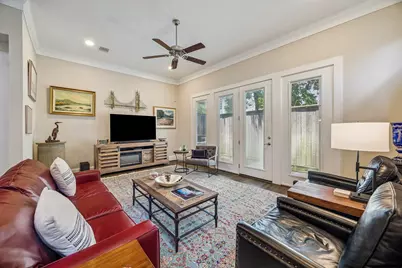 1206 Welch Street, Houston, TX 77006 - Photo 2