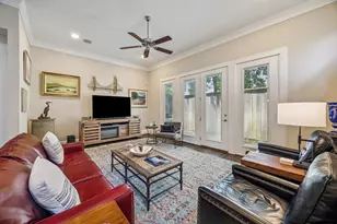 1206 Welch St, Houston, TX 77006 - Photo 2