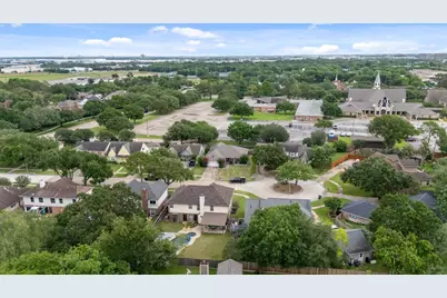 611 Woodlake Circle, Sugar Land, TX 77498 - Photo 40