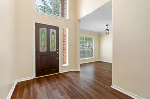 27 Queenscliff Circle, The Woodlands, TX 77382 - Photo 4