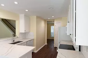 27 Queenscliff Circle, The Woodlands, TX 77382 - Photo 10