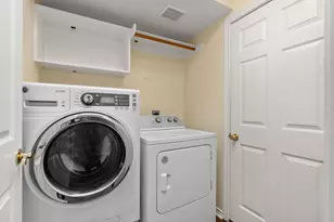 27 Queenscliff Circle, The Woodlands, TX 77382 - Photo 32