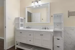 27 Queenscliff Circle, The Woodlands, TX 77382 - Photo 20