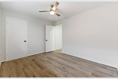 9326 Meadowbriar Lane, Houston, TX 77063 - Photo 32