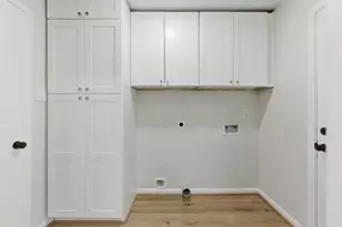 9326 Meadowbriar Ln, Houston, TX 77063 - Photo 14