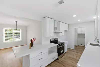 9326 Meadowbriar Lane, Houston, TX 77063 - Photo 12