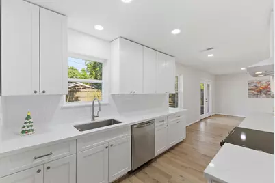 9326 Meadowbriar Lane, Houston, TX 77063 - Photo 16