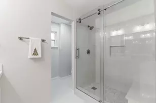 9326 Meadowbriar Ln, Houston, TX 77063 - Photo 22