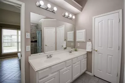 7915 Fall Hollow Drive, Houston, TX 77041 - Photo 30
