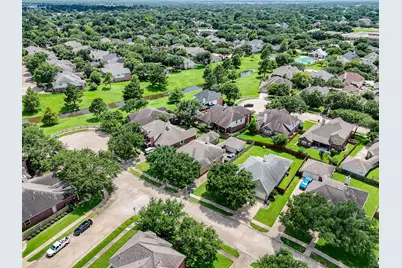 7915 Fall Hollow Drive, Houston, TX 77041 - Photo 4
