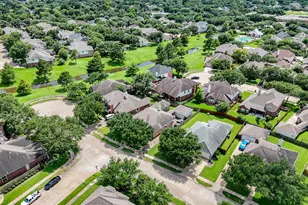 7915 Fall Hollow Dr, Houston, TX 77041 - Photo 4