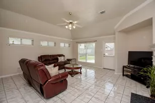 7915 Fall Hollow Dr, Houston, TX 77041 - Photo 22