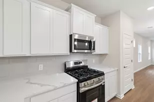 8927 Silver Blf Ln, Baytown, TX 77521 - Photo 8