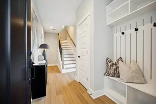 719 Thornton Rd, Houston, TX 77018 - Photo 2