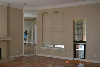24 Bayou Pointe Drive, Houston, TX 77063 - Photo 2