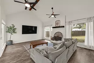 71 April Wind Dr S, Conroe, TX 77356 - Photo 6