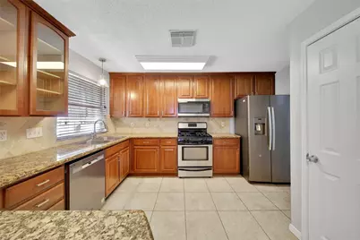 9 W Lance Leaf Road, The Woodlands, TX 77381 - Photo 8