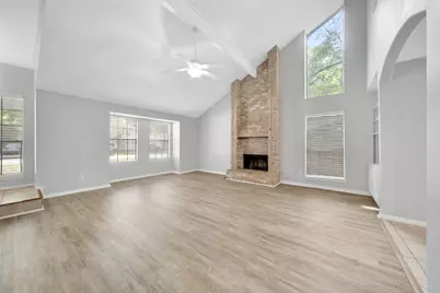 9 W Lance Leaf Road, The Woodlands, TX 77381 - Photo 2