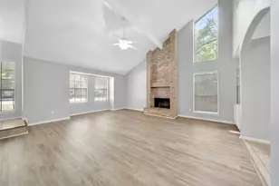 9 W Lance Leaf Rd, The Woodlands, TX 77381 - Photo 2