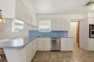 302 Village Dr, Sugar Land, TX 77498 - Photo 6