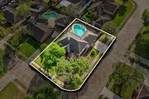 8602 Heatherview Dr, Houston, TX 77099 - Photo 6