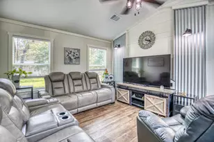 102 Hilltop Ct, Somerville, TX 77879 - Photo 12