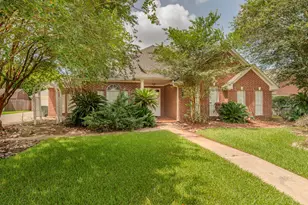 7960 Doral Dr, Beaumont, TX 77707 - Photo 2