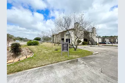 1900 Bay Area Boulevard #102, Houston, TX 77058 - Photo 20